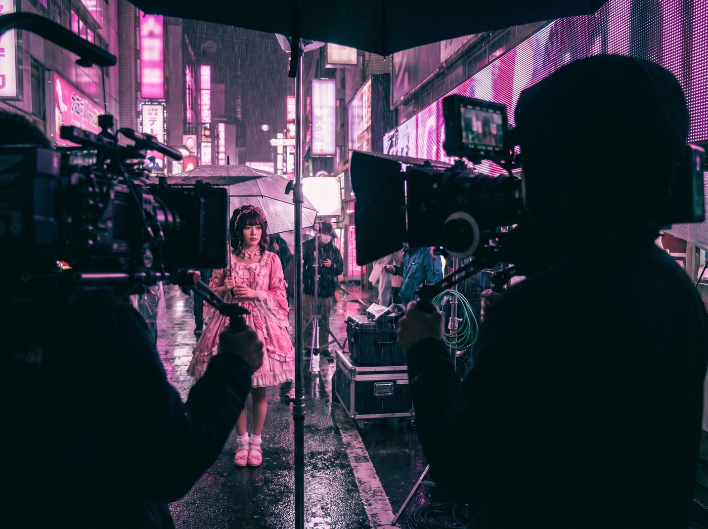 91 美少女写真视频《霓虹雨夜》4K封面